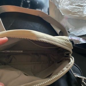 Lululemon everywhere belt bag 2L Large